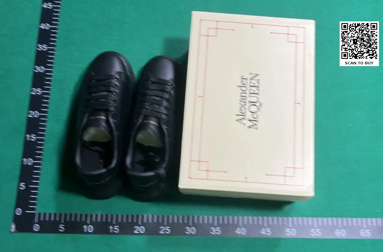 Alexander McQueen Oversized Sneaker Black