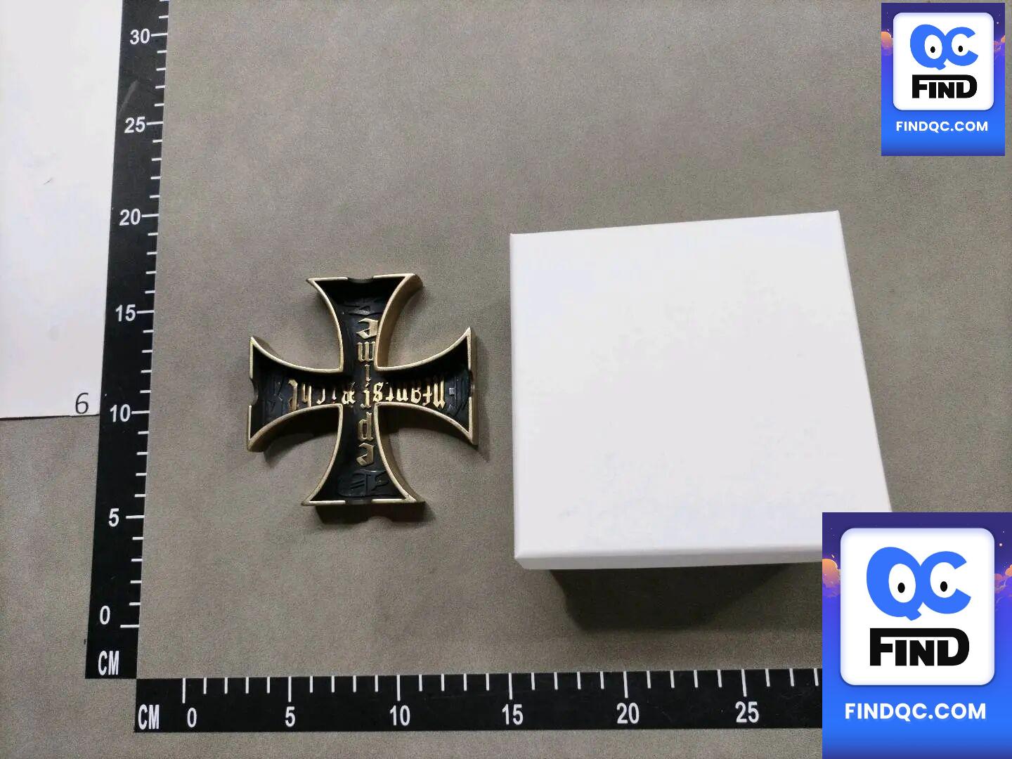 Froid Tiedeur Erd Style Brass Cross Ornament QC