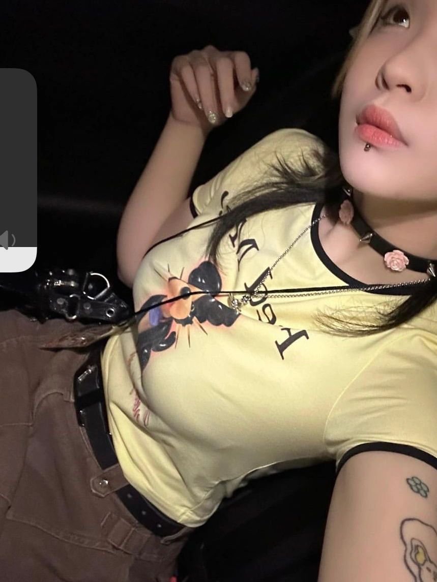 [Clearout No Returns or Exchanges] Hot Girl Rivet Balloon Dog Hd White Ink Print T-Shirt Slim Short York Short Sleeve