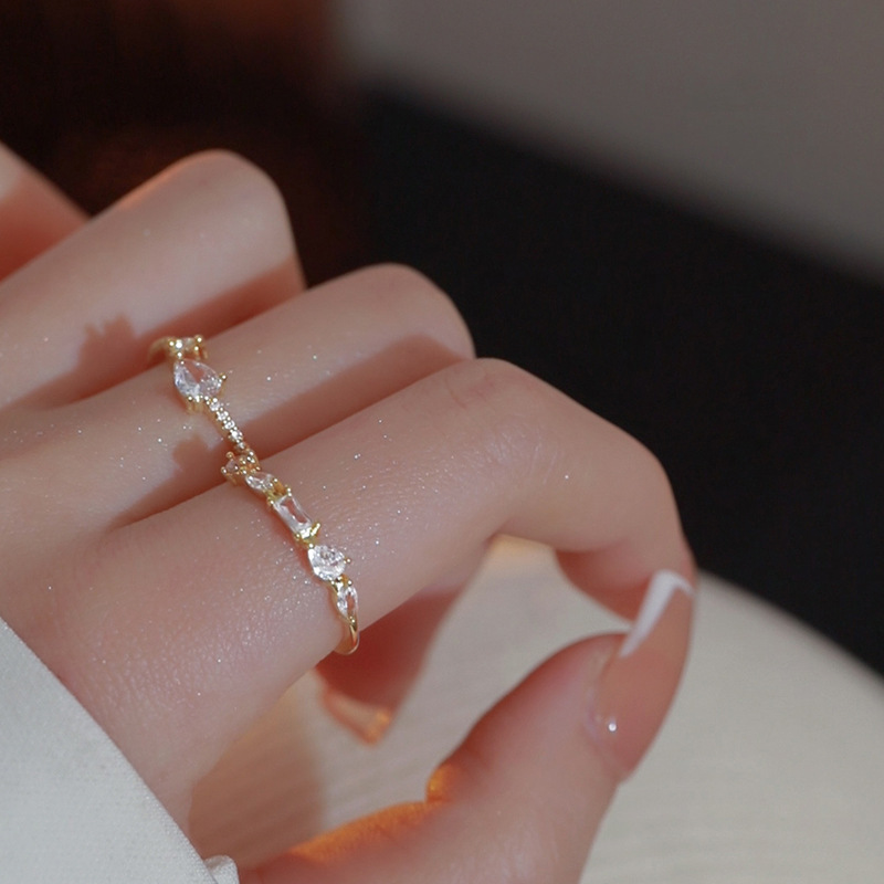 Light Luxury Niche Designer Water Drop Zircon Ring Women's Fashionable Distinctive Exquisite Stacked Ring New Style Instagram Style Trendy