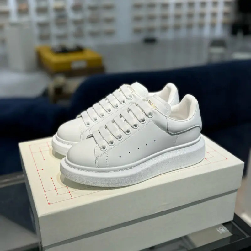 New Mcqueen Shoes for Men and Women, White Shoes, Thick-Soled Height-Increasing Platform Shoes, Versatile Sneakers, Casual Couple Models