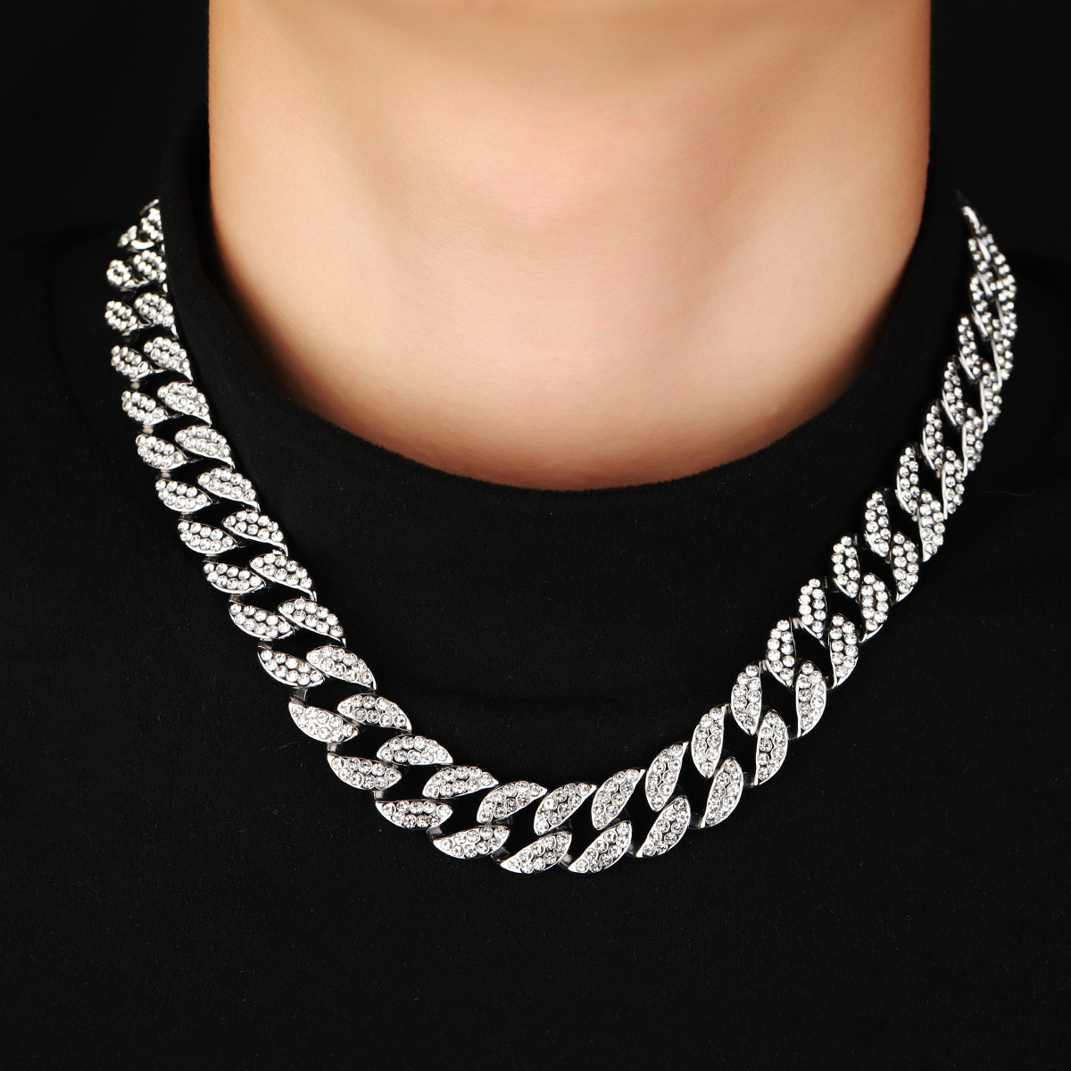 European and American cross-border Diamond-embedded Cuban chain full diamond necklace men's personality niche design 2023 new accessories factory direct sales Foto QC de 1688 na Qualit.ly