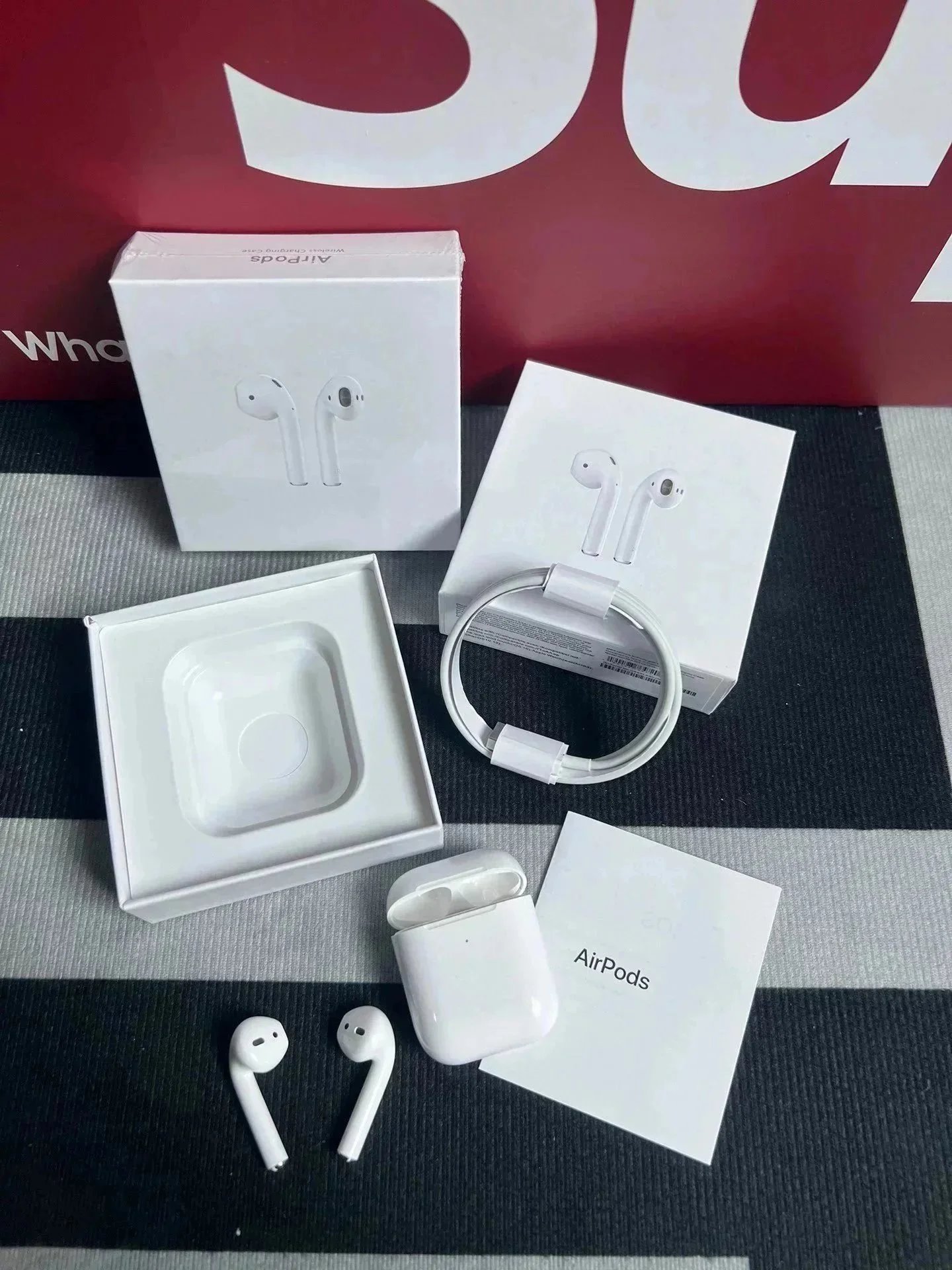Apple AirPods