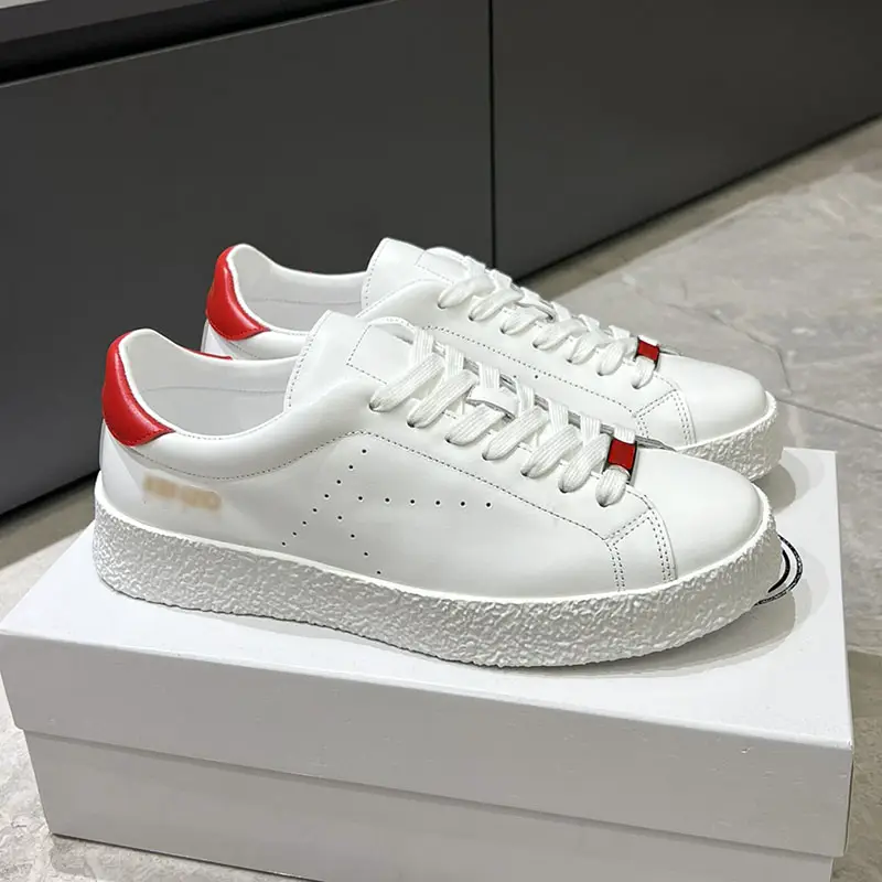 Cowhide Sneakers Men's European Station Soft Sole Plaid Shoelace Athleisure Flats European Station 2024 New arrival White Shoes