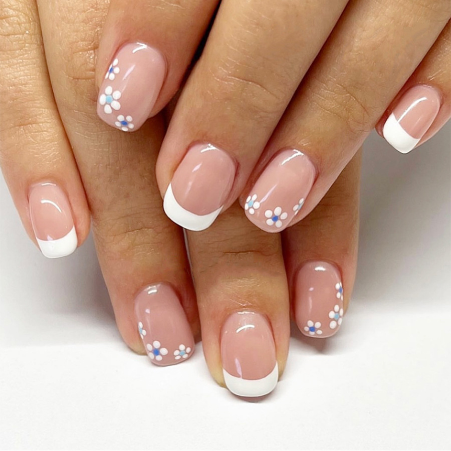 Short Glossy Square Nails European and American Cross-Border Export Light Skin White French Cute Flowers Simple Wearable Manicure 24 Pieces