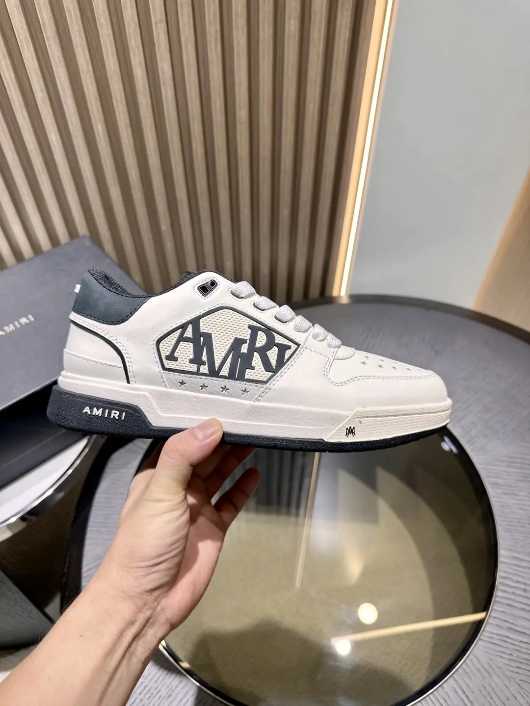 A**miri 休闲运动鞋