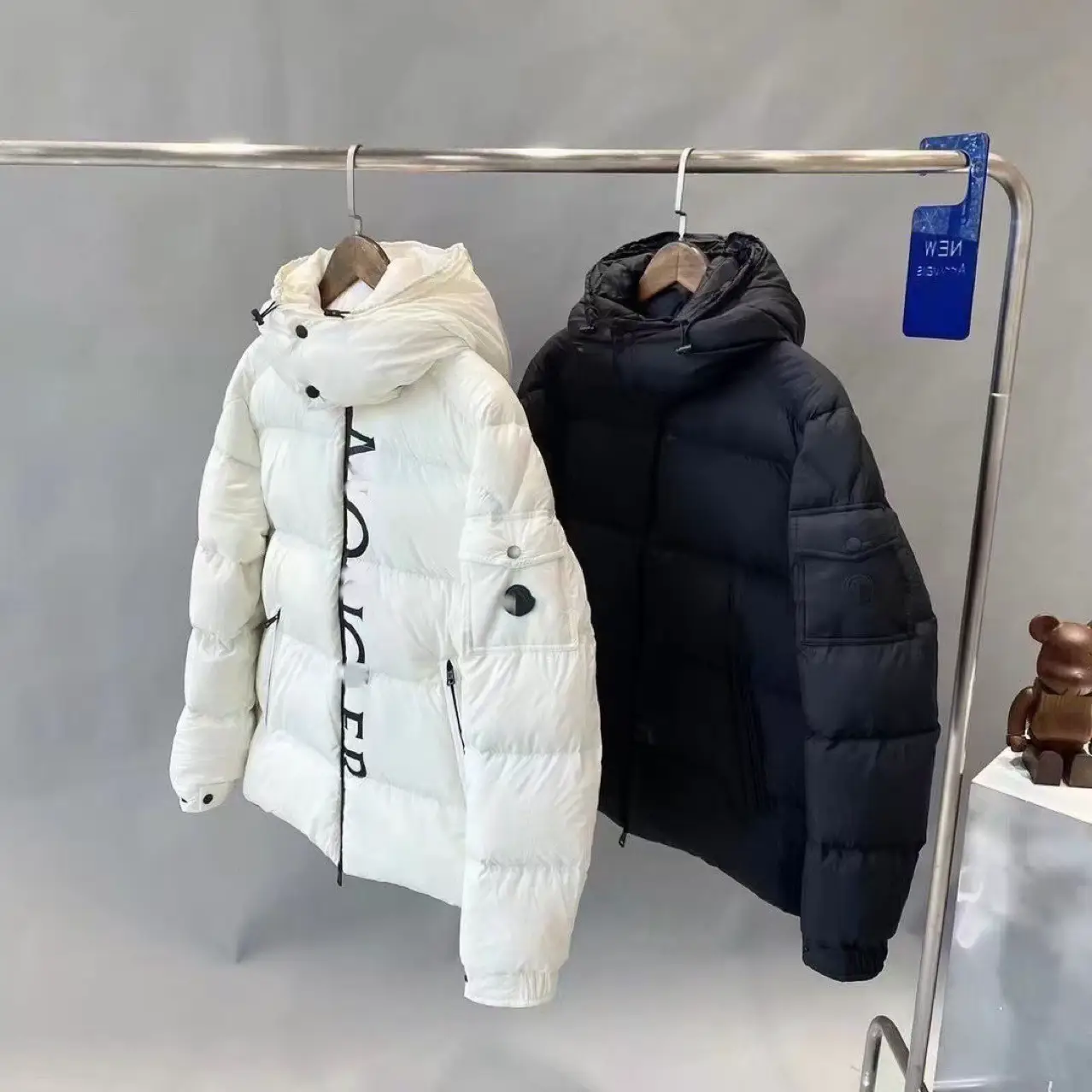 25FW 轻奢潮牌M家雾面黑标印花款羽绒服男女情侣款休闲外套夹克