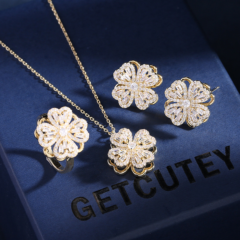 Niche Design Light Luxury Earrings Ring Flower Collarbone Chain Earrings Trendy Rotatable Lucky Grass Jewelry Set