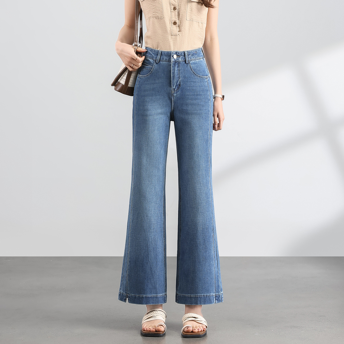 Slimming Stylish Flared High-Waisted Jeans for Women, 2026 Summer New Slim-Fit Fashion Simple Blue Cropped Pants