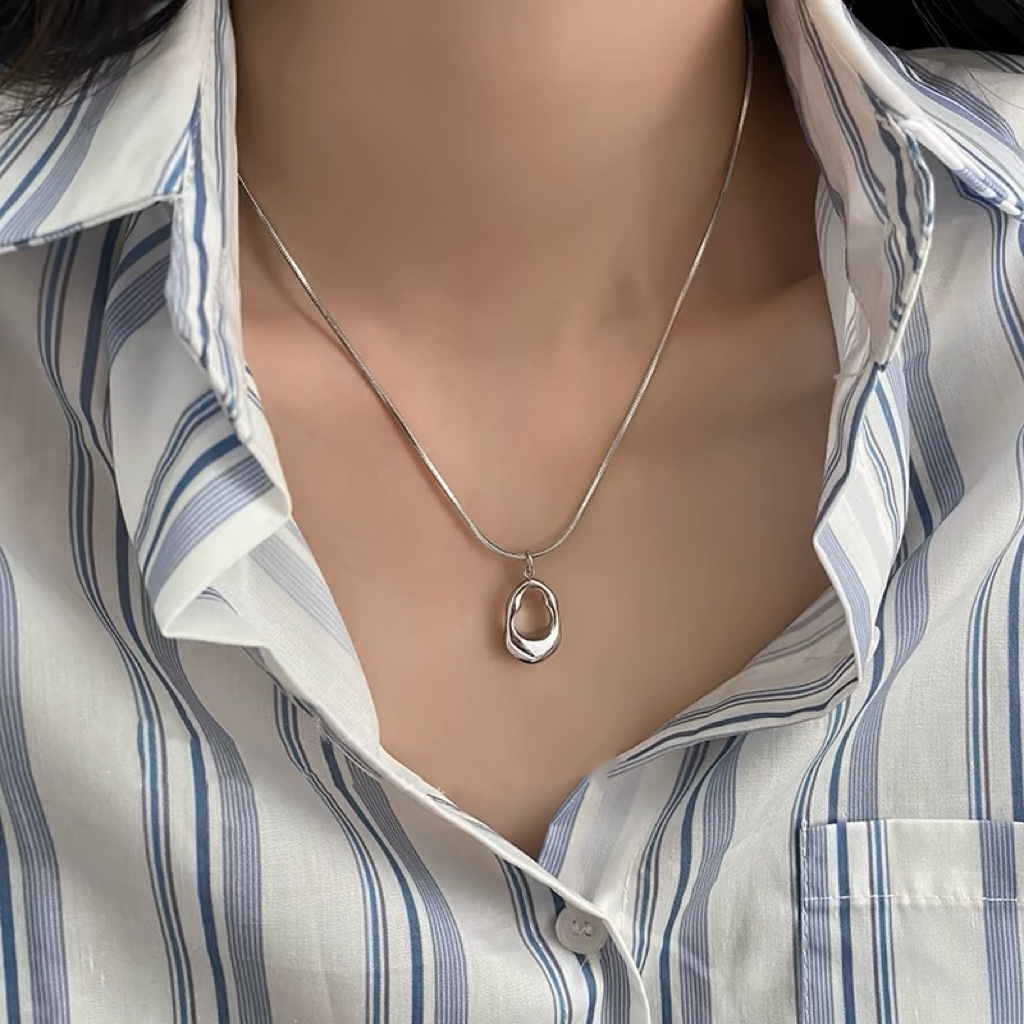 Titanium Steel Color-free Elegant Hollow Water Drop Pendant Simple Style Necklace Women's 2024 New Niche Light Luxury Clavicle Chain