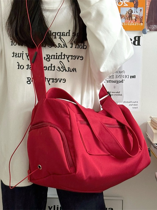 New niche girl large capacity pillow bag short-distance travel bag sports yoga fitness bag female storage messenger bag