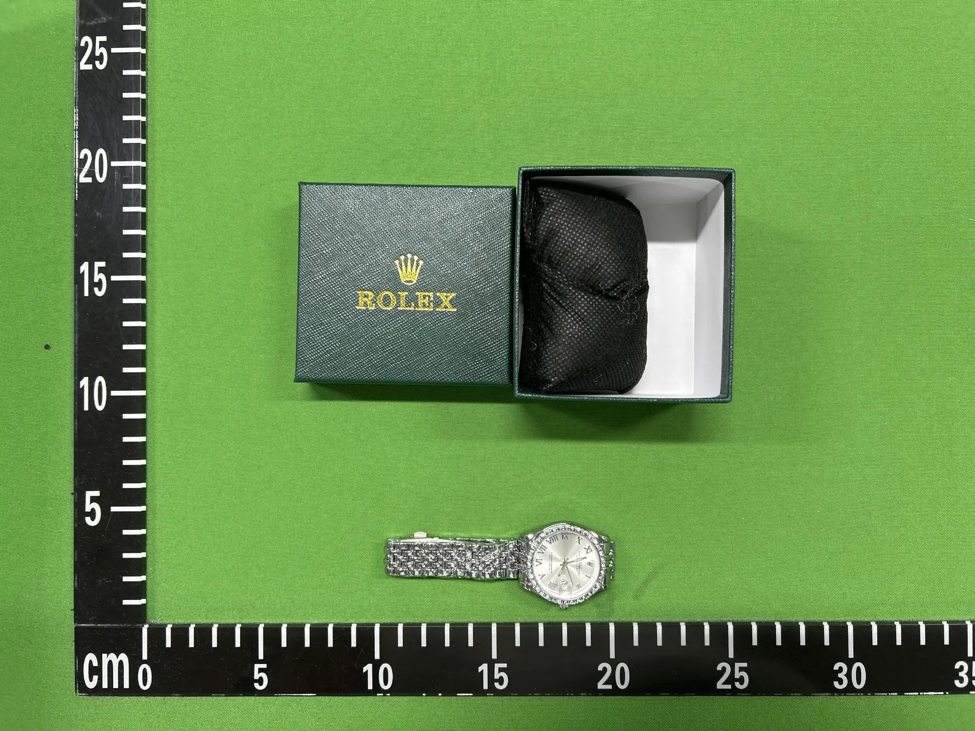 Cross-Border Dropshipping Laojia Diary Type Women's Watch Automatic Quartz Movement Solid Steel Strap Dial Diamond 32mm