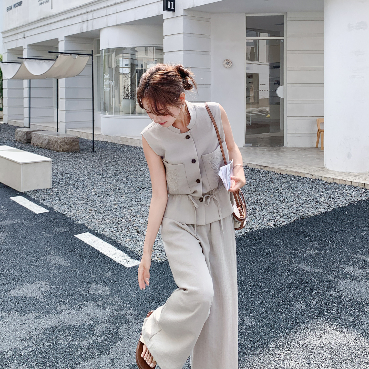 Korean-Style Mature and Elegant Old Money Style Vest Set for Women, Summer 2026 New Model, Sleeveless Top and Wide-Leg Pants Two-Piece Set