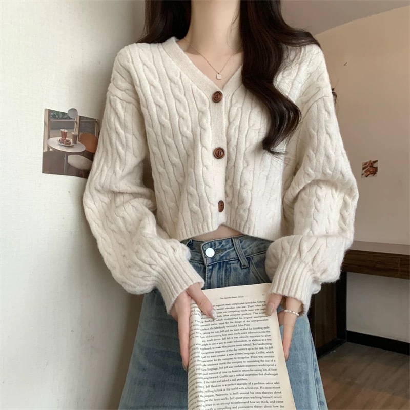 Retro V-Neck Twist Knitwear Jacket for Women Autumn and Winter 2025 New Loose Lazy Long-Sleeved Knitwear Top