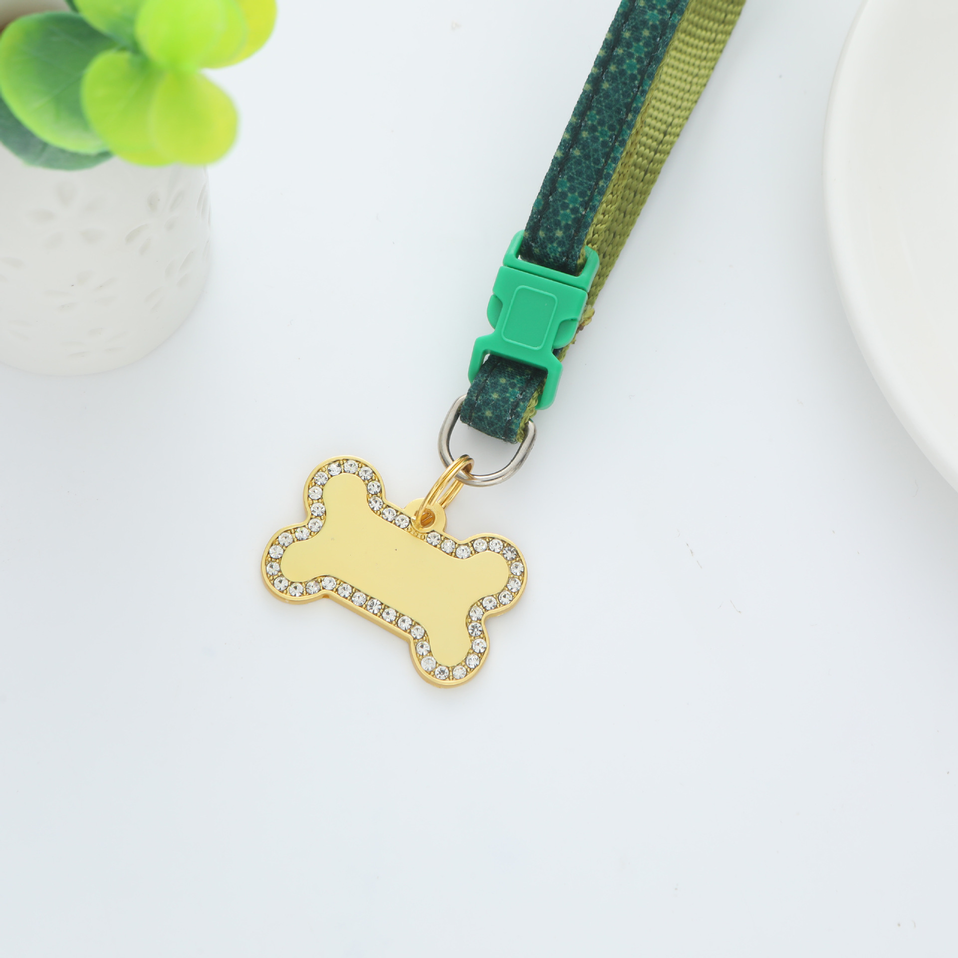 New ins Style Anti-lost Identity Engraving Brand Metal Diamond Bone Dog Brand Jewelry Golden Pet Collar Pendant