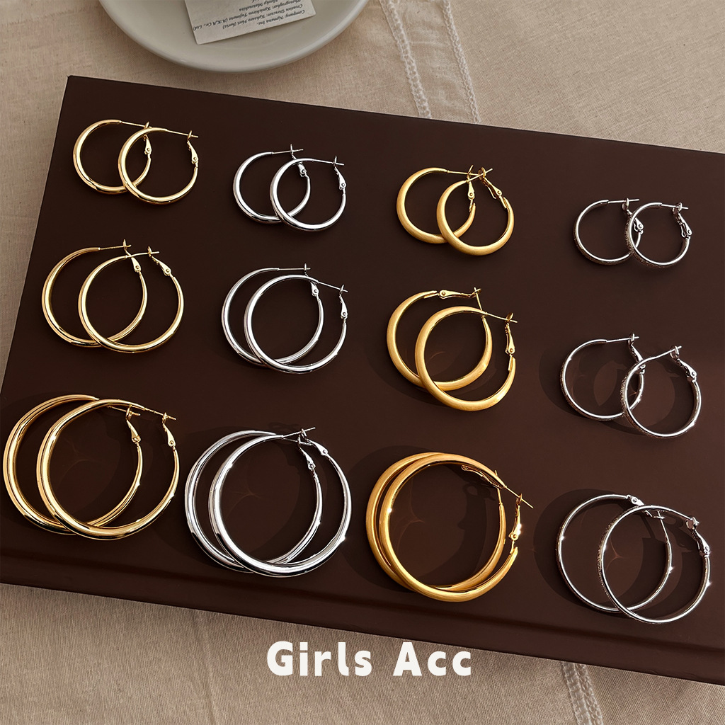 Minimalist Exaggerated Large Hoop Earrings with a Fashionable and Unique Cool Style, Plain Hoop Earrings with a High-End Feel, Cross-Border Women's Earrings