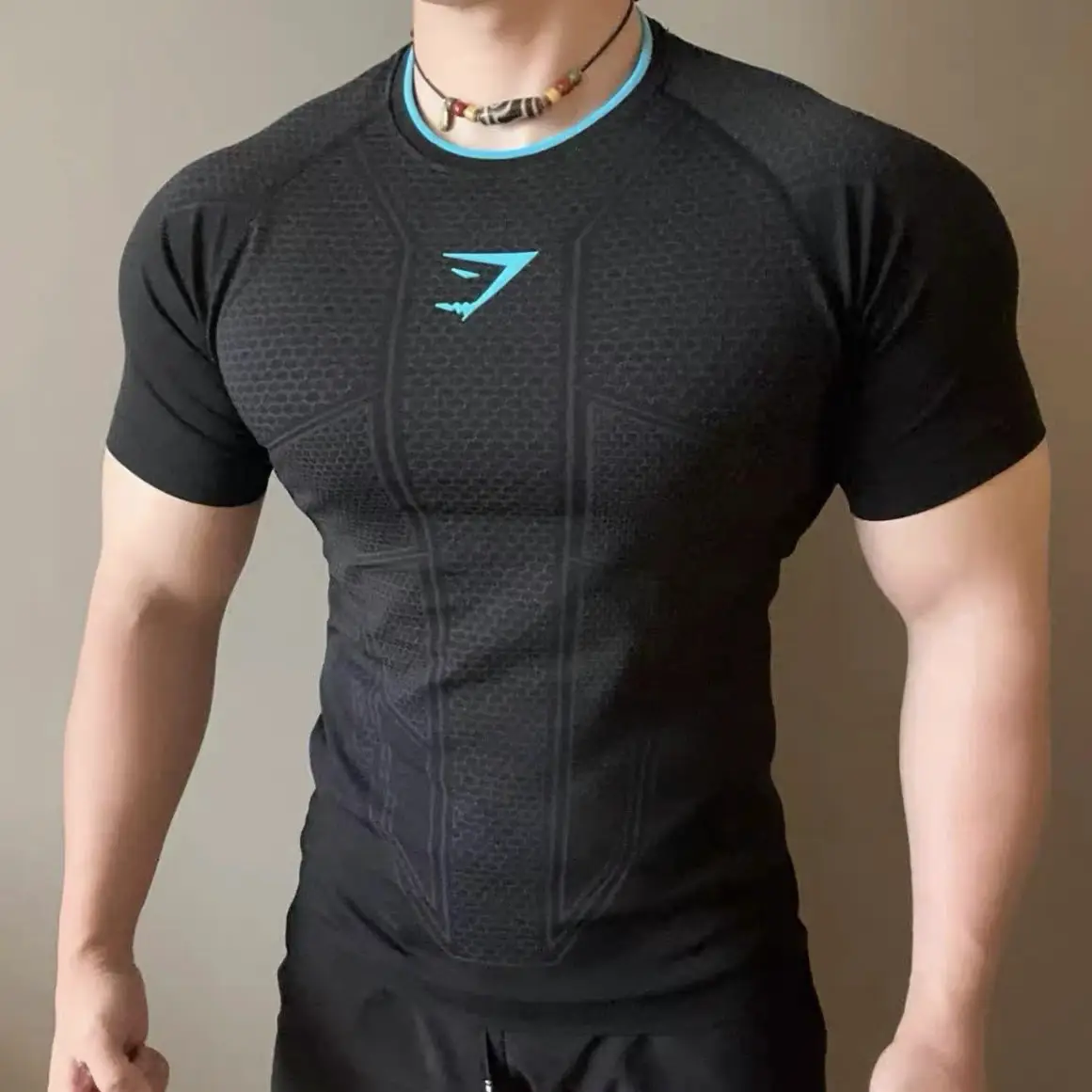Gymshark Onyx 1.0 Superhero Men's Sports Fitness Slim Fit Seamless High Elastic Short Sleeve