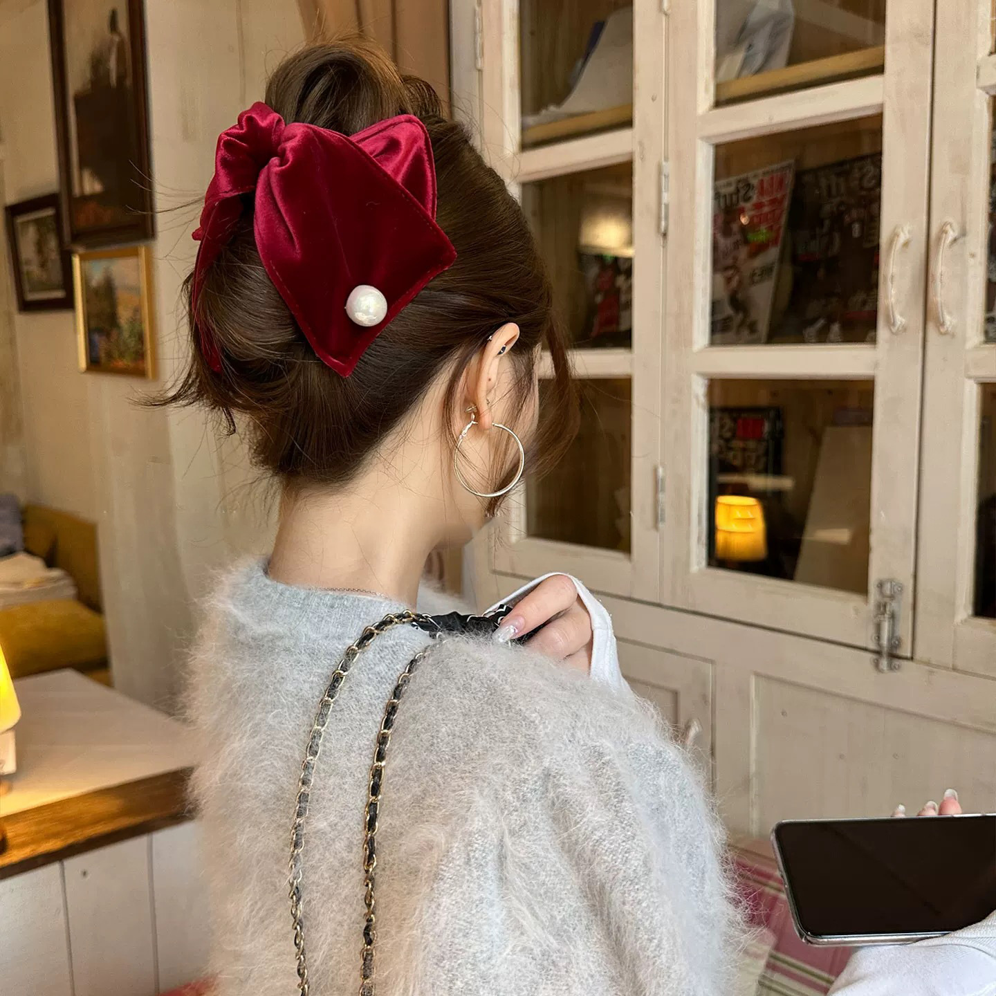 High-End Burgundy New Velvet Pearl Hair Clip with a Vintage Vibe, Ponytail Vertical Clip, Atmospheric Banana Clip Hairpin