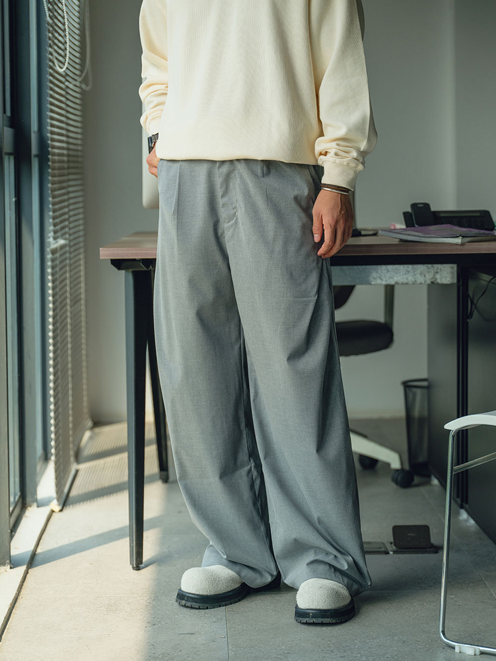 Trs Minimalist Series | 26Ss Retro Pleated Curved Hem Lightweight Comfortable Draped Commuter Casual Trousers for Men and Women