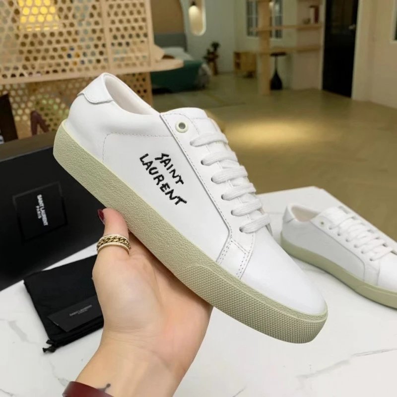 SAINT LAURENT Sneakers