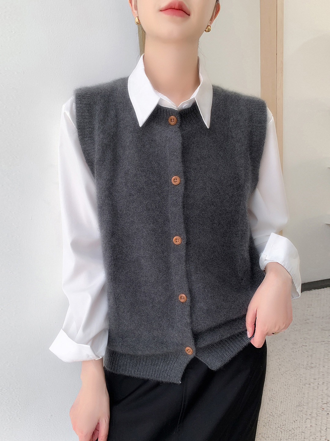 Z.M.R 100% Pure Wool Knitted Vest Cardigan Women's Solid Color Round Neck Sleeveless Sweater Vest