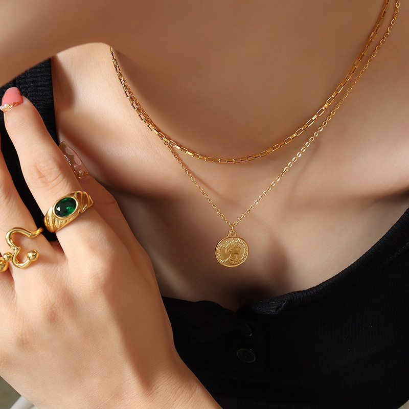 Retro Hong Kong Style Personality Light Luxury Elegant Head Coin Design Sense Double Layer Round Brand Necklace Girls Titanium Steel P654