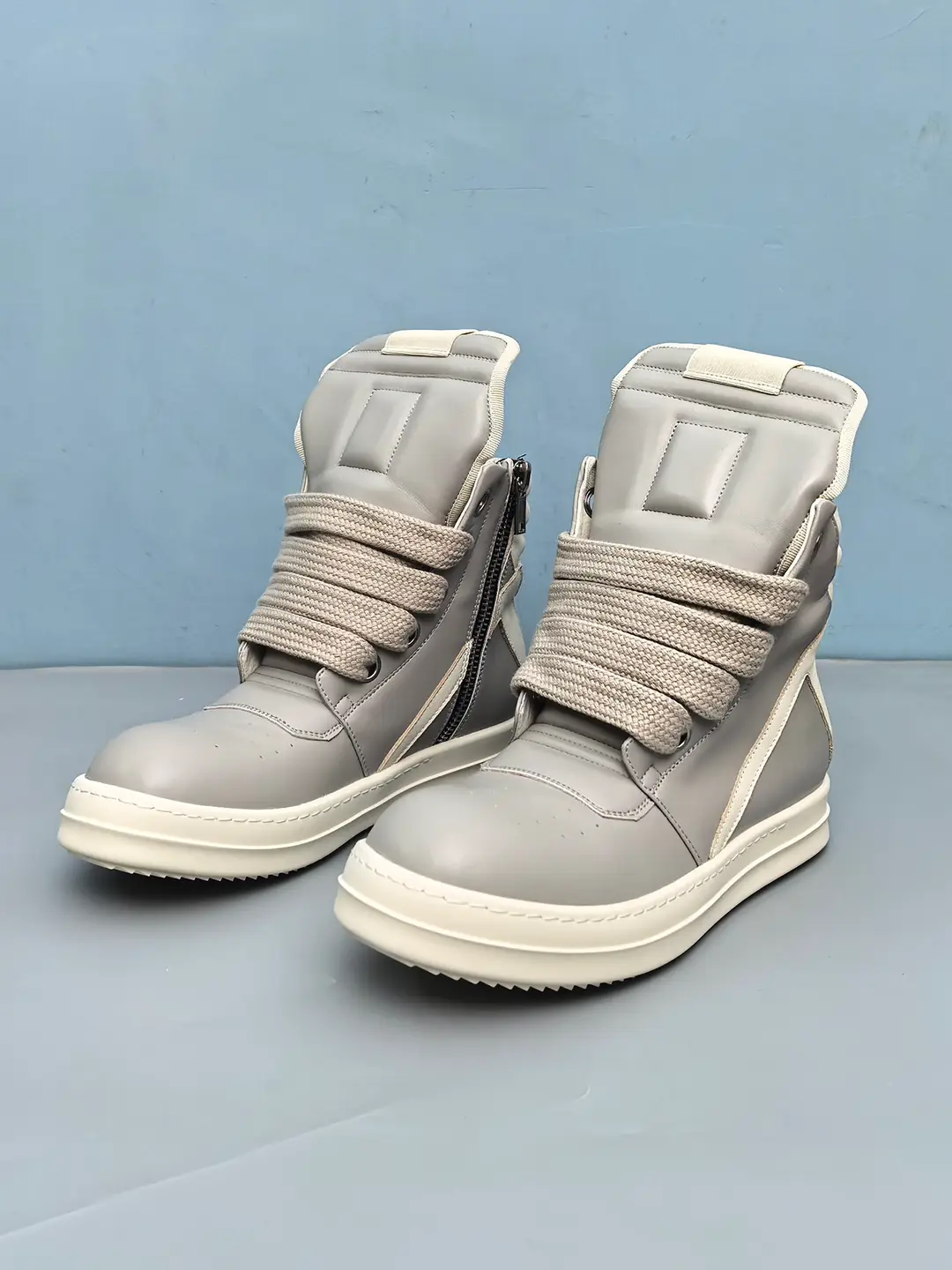 Men's and Women's Casual High-Top Shoes with Thick Soles, Large Eyelets, and Triangular Laces, Suitable for All Seasons, Height-Increasing, Trendy Short Boots