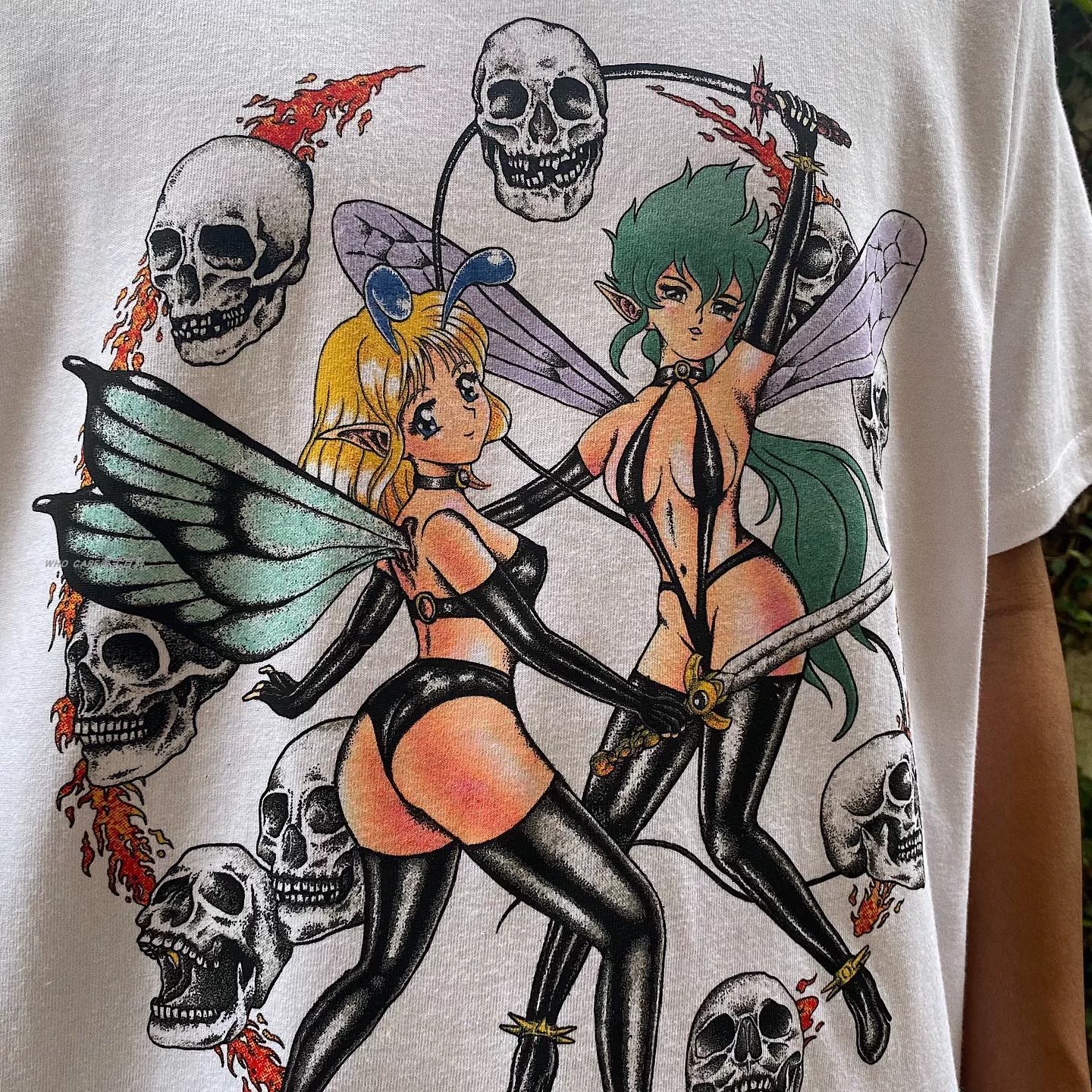 WHO CARE retro encyclopedia Japanese gender free animation anime texture graffiti shoulder off short sleeve T-shirt