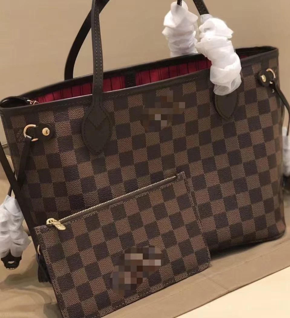 Louis Vuitton Neverfull Tote Bag