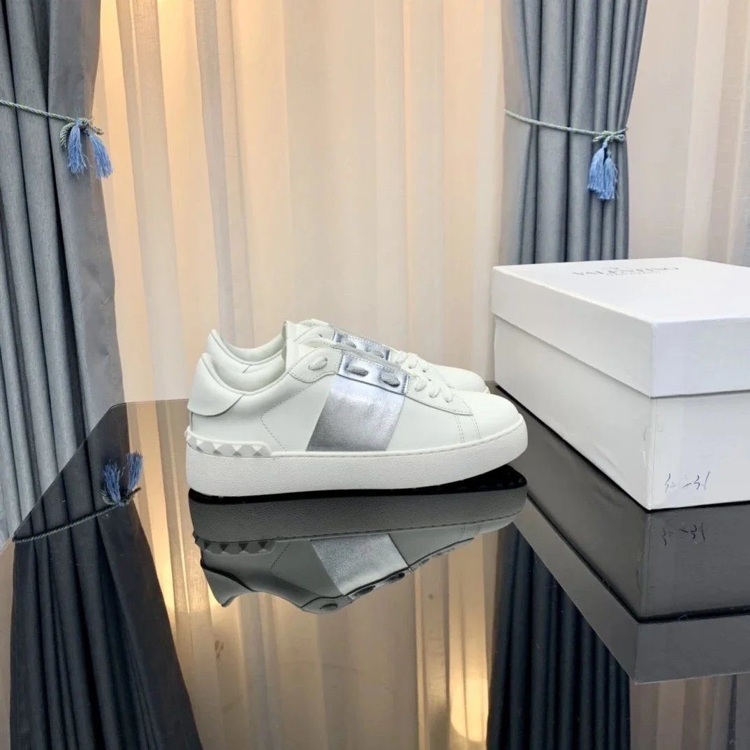 Valentino Rockstud Sneakers
