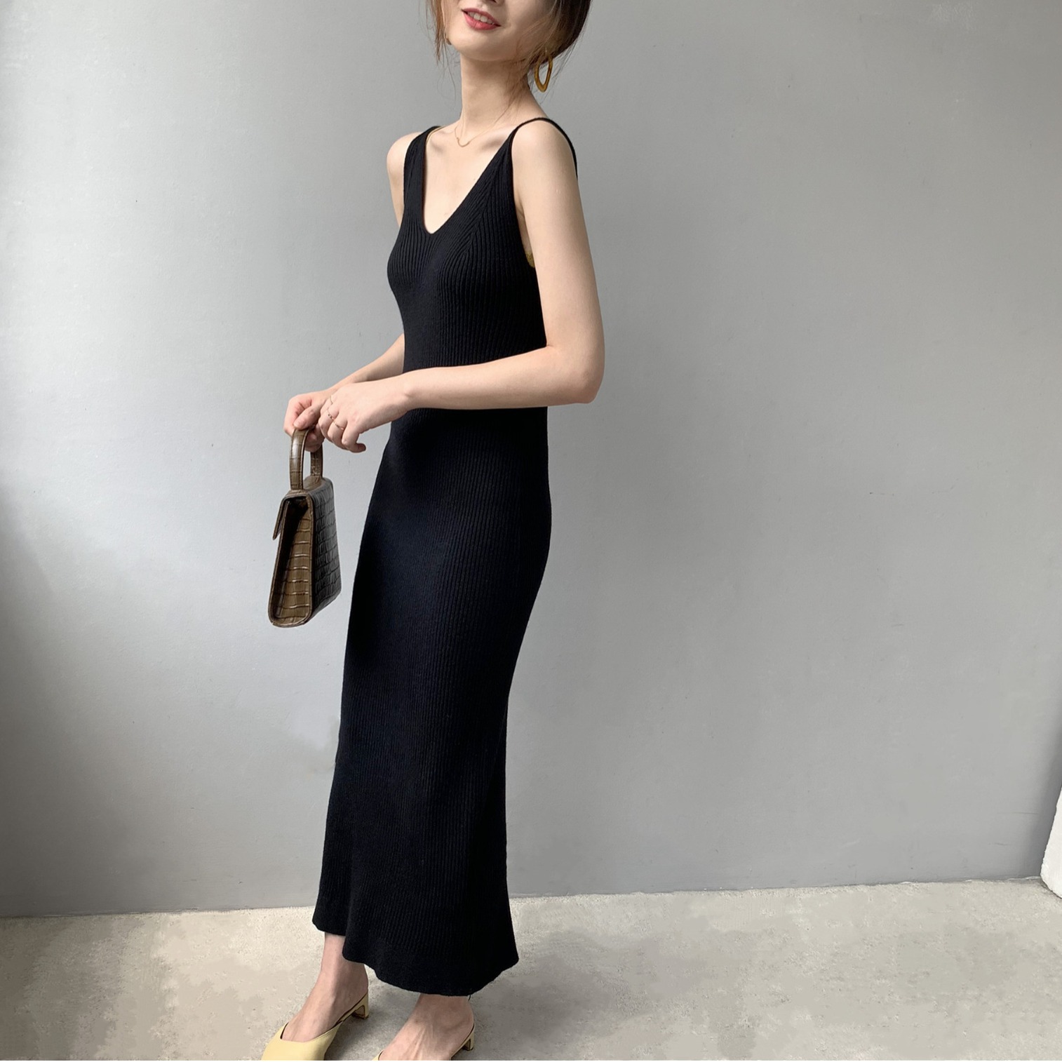 Jiuzhi Women's Knitted Suspender Dress, Elegant Work Clothing Long Skirt, Dopamine Wear Suspender Skirt B2008