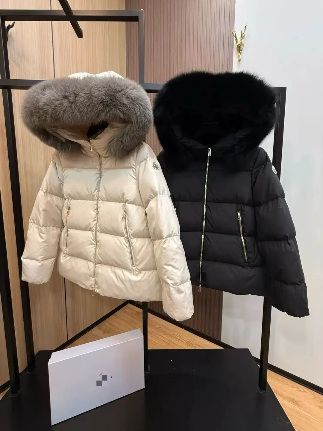 Mon-cler超大狐狸毛领羽绒服