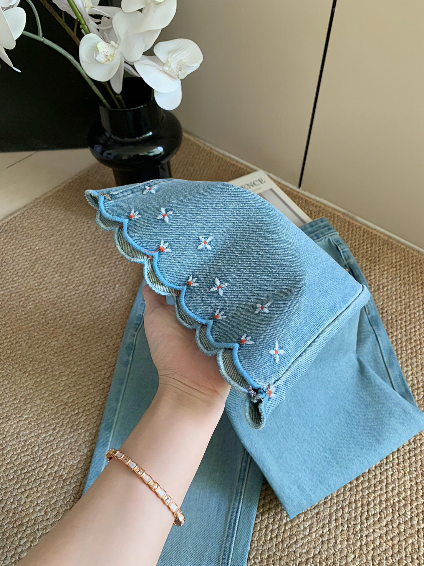 Blue Embroidered Floral Straight-Leg Jeans for Women, 2026 Spring New Style, Flattering for Pear-Shaped Body, Stretchy Cropped Flared Pants