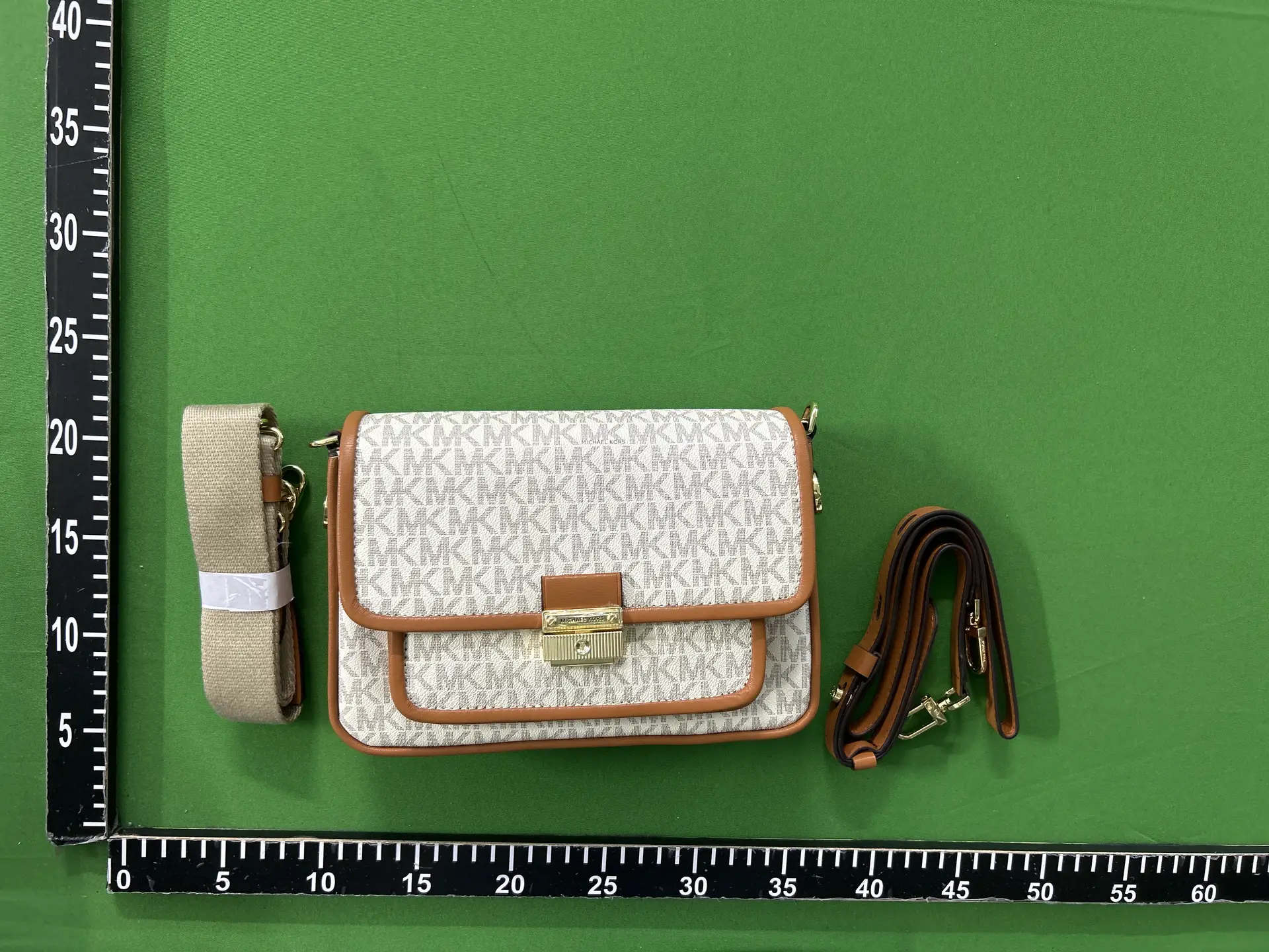 New Bradshaw2021 Spring New Medium Lock Shoulder Bag Women's Crossbody