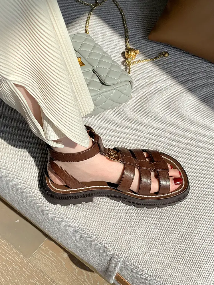 Hong Kong Genuine Leather Roman Sandals for Women Retro Fairy Style 2025 Summer Cut Out Woven Shoes Ins Easiest for match Beach Shoes