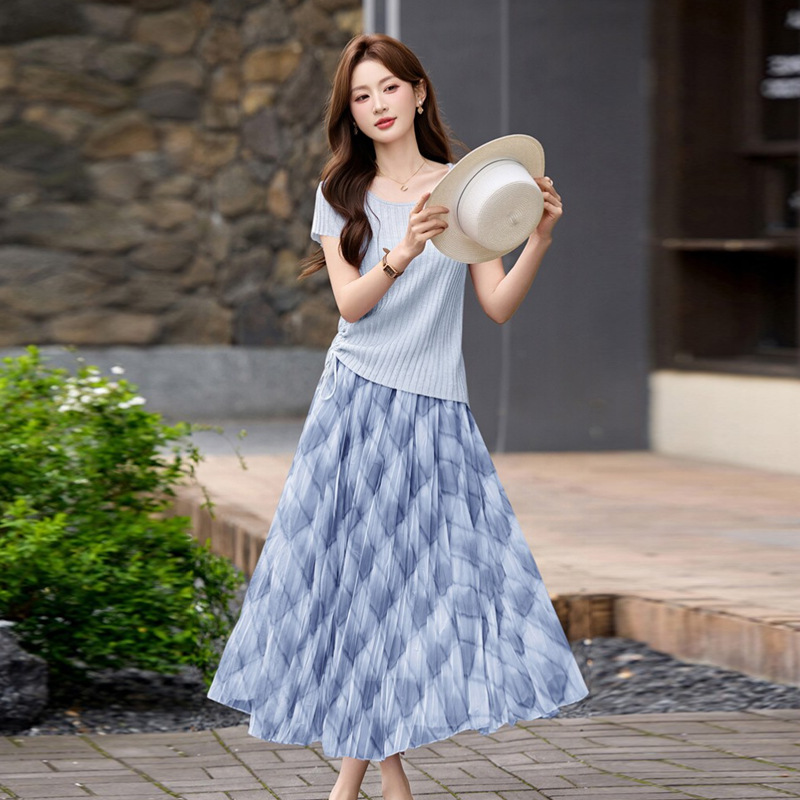 Korean Style Dress Set for Women 2026 Summer New Design Slimming Knitted Top and Pleated Skirt Two-Piece Set
