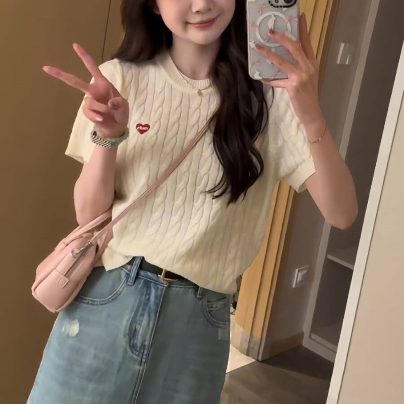 2024 Early Spring New Love Embroidered Twist Short-sleeved Sweater Fashionable Slimming All-match Short Base Top for Women