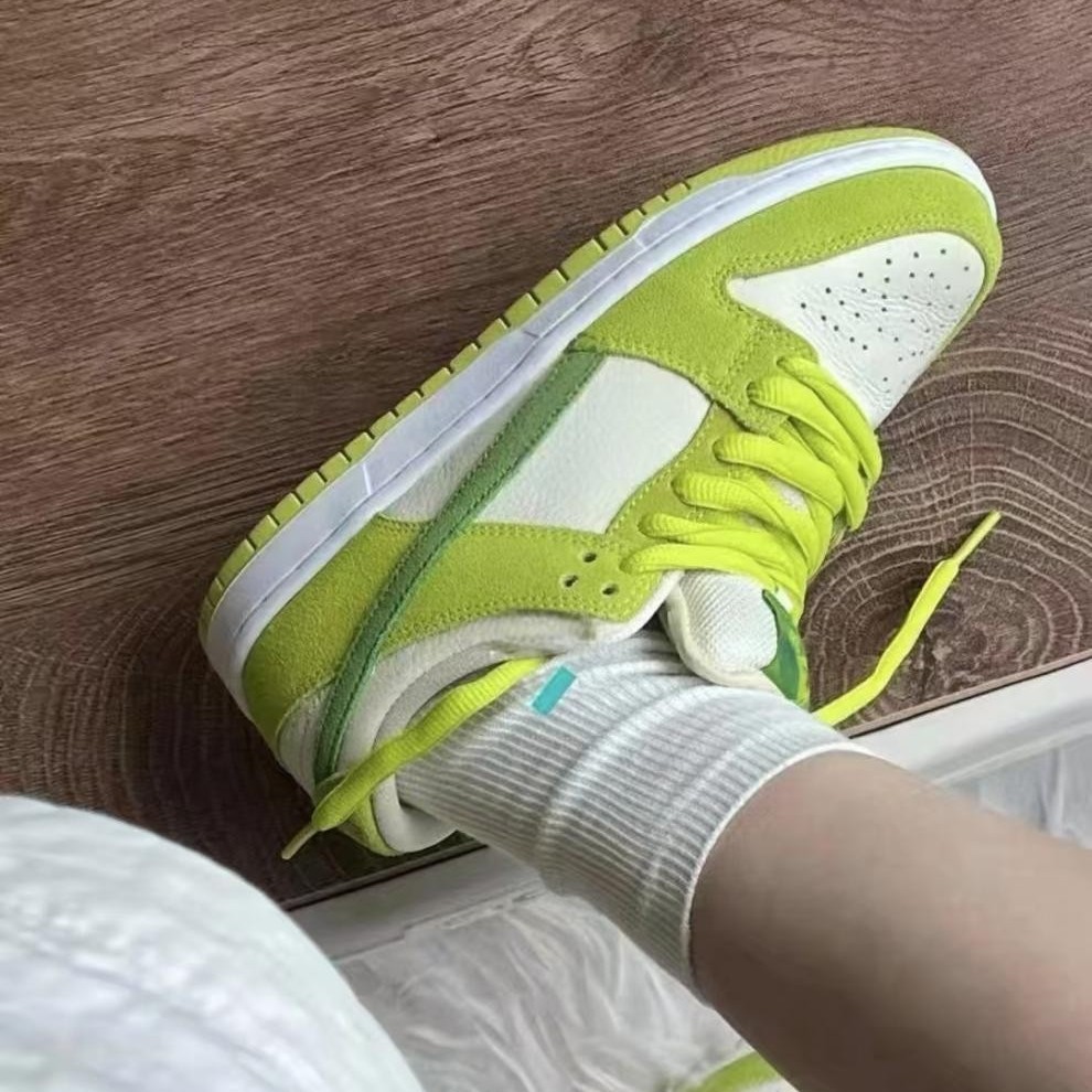 2025 New Putian Shoes Sb Dunk First Layer Leather Green Apple Thick Sole Versatile Spring Ins Trbottomyy Men's and Women's Sneakers