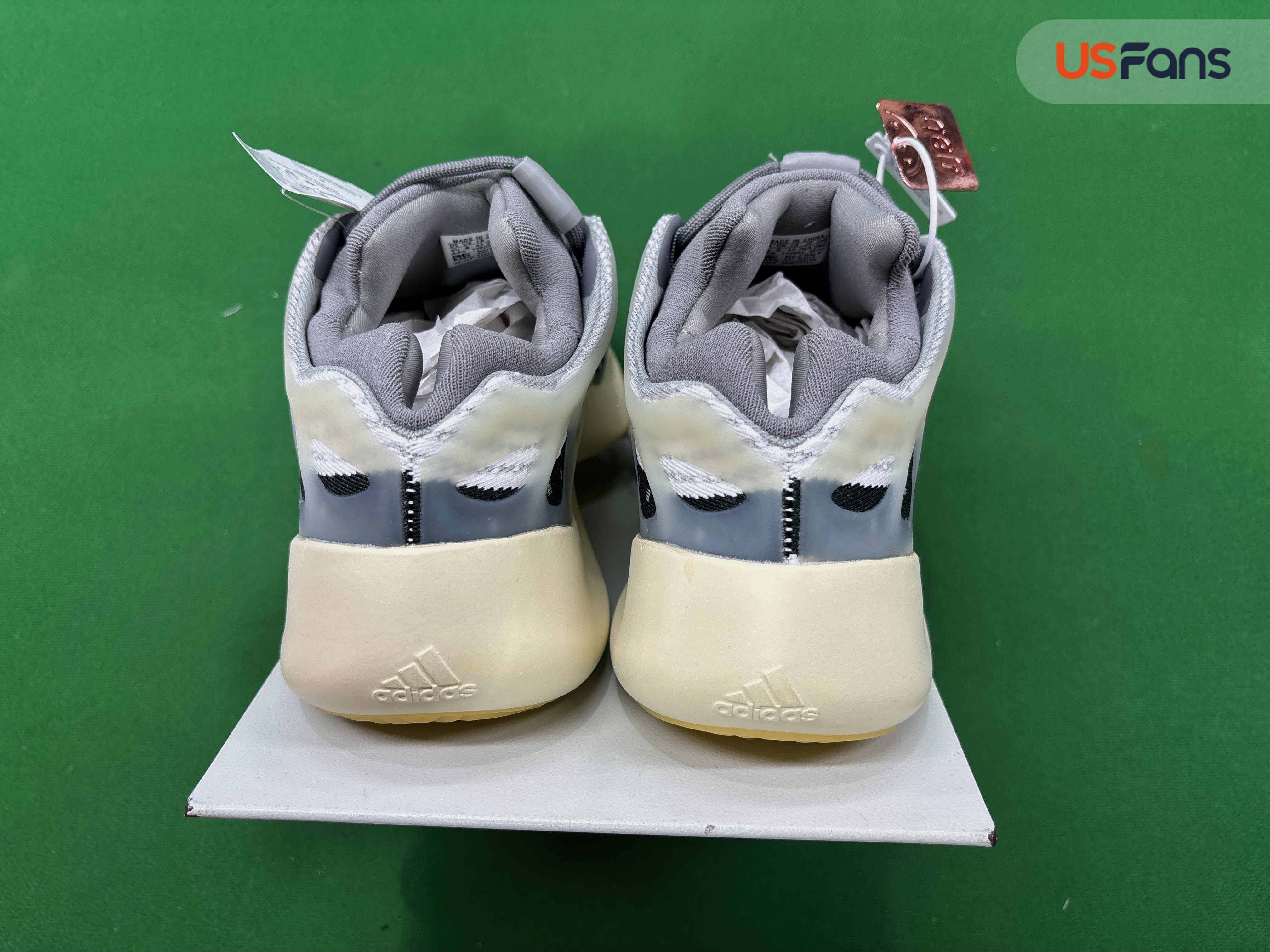 Adidas Yeezy Boost 700 Hi-Res Red — QC-foto 3