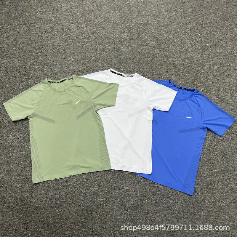 New Summer Men's Loose Fit Ice Silk Quick-Dry T-Shirt Breathable Running Fashion Round Neck Athletic Tee Thin Men's