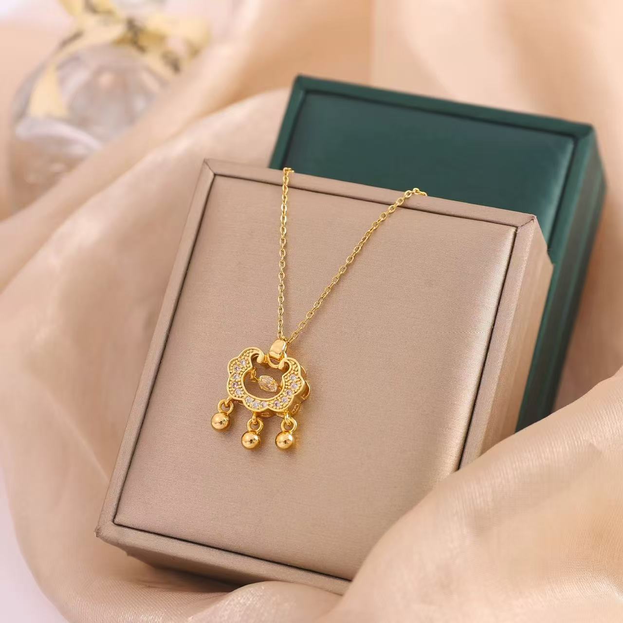 Pure Silver Necklace with a New 2025 Popular Style of Peace Lock and Fortune Pendant, Light Luxury Niche High-End Feel, Mother's Gift