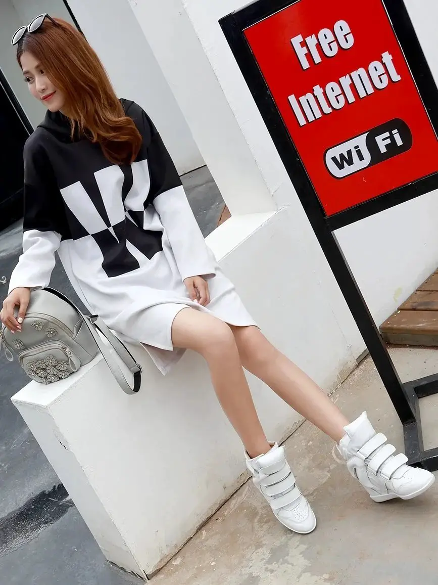 New2025Height-IncreasingShoesforWomen,High-TopColor-BlockedRound-ToeFlatCasualShoes,AutumnandWinterStyle,VelcroSportsShoesforWomen