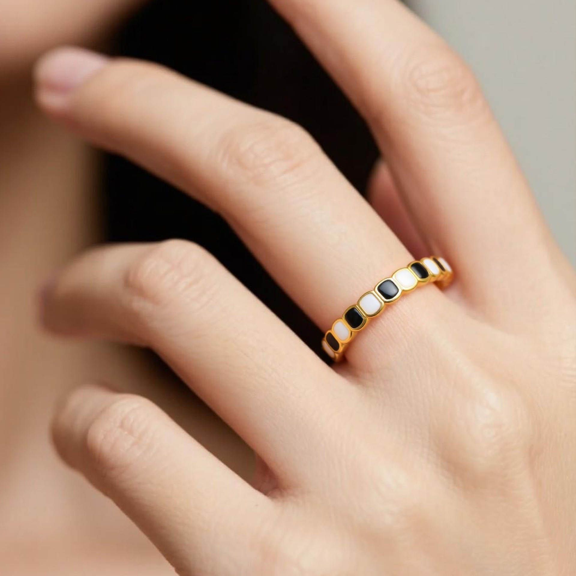 Caramel-Colored Glazed Ring for Women, Light Luxury, High-End Feel, Index Finger Ring, Niche Design, Stackable Ring, Hand Jewelry