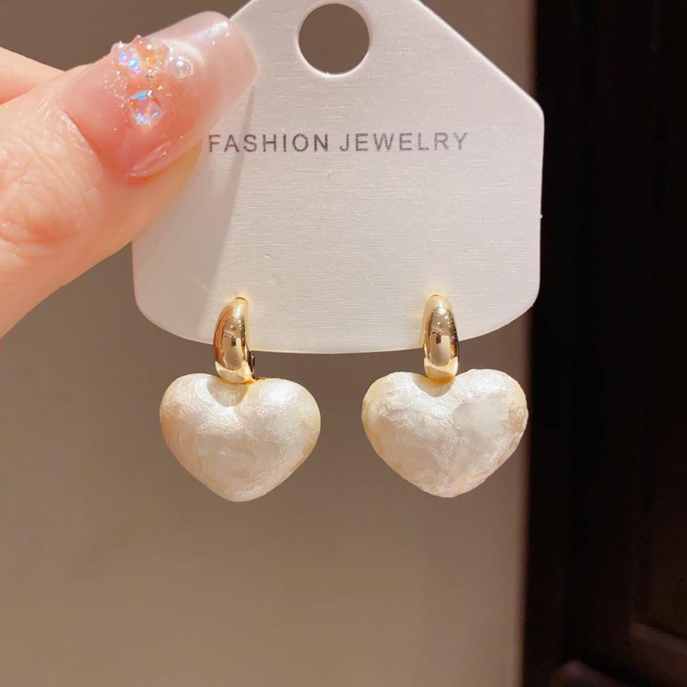 Korean and Japanese Style Fashion Simple Heart-Shaped Cotton Bead Earrings Niche Light Luxury Design Gentle Versatile Earrings Wholesale