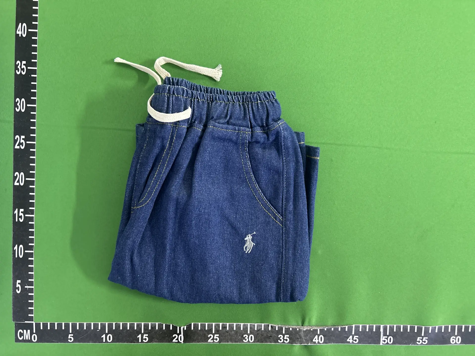 Embroidered Little Qiqi Design on the Left Pocket, Four-Color Shorts 503210301