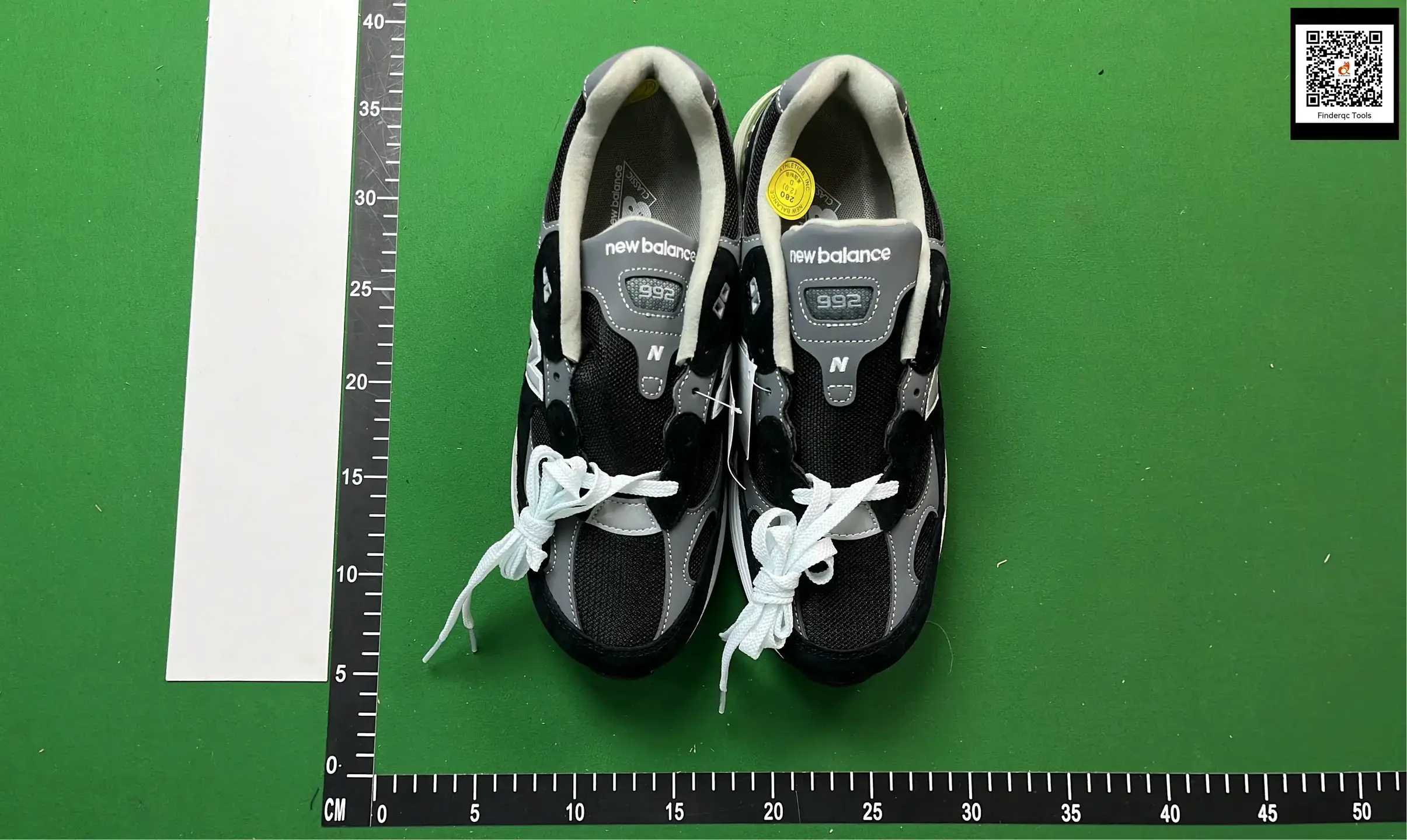 New Balance 992 Black Grey