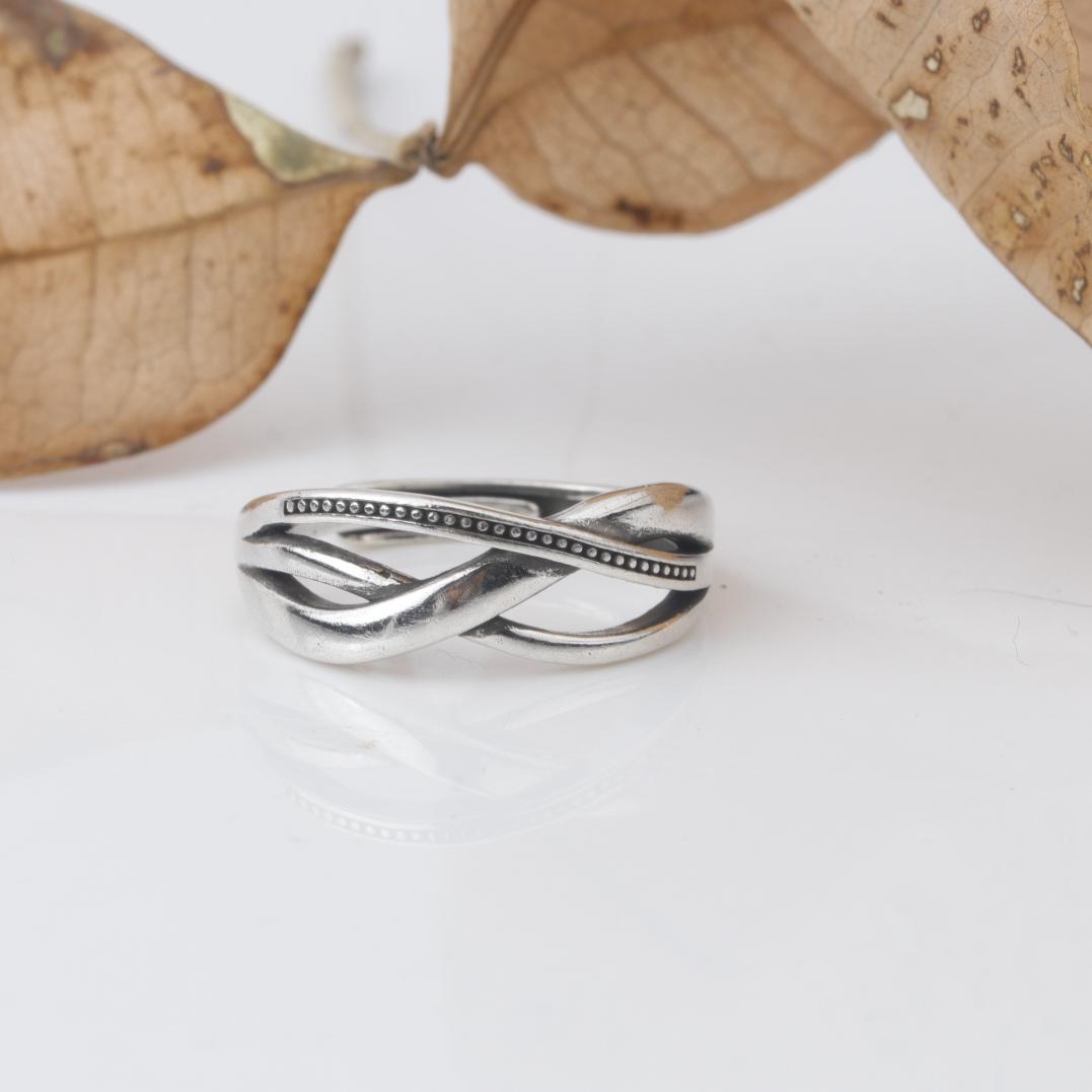 Retro Cross Ring, Trendyy Cold Style, Asymmetrical Index Finger Ring, Versatile and High-End Thai Silver Open Ring