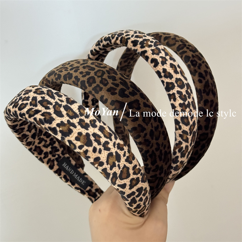 European and American Fashion All-match Headband Retro Leopard Print Sponge Headband Hong Kong Style Fashionable Out-of-the-way Pressed Hair Cards Elegant Hair Bundles