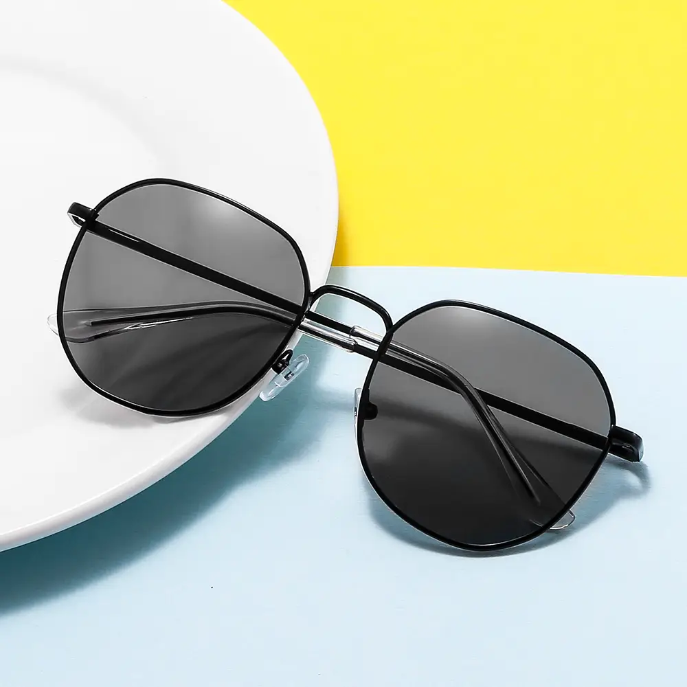 2020 Sunglasses European and American Metal Sunglasses Candy Color Ocean Lens Sunglasses Wholesale 9733 Uv Protection