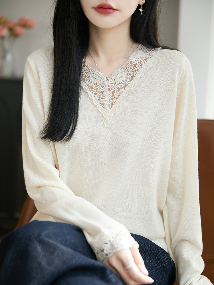 Lace Trim V-Neck Fine Wool Knit Sweater for Women, Color-Block Jacquard Long-Sleeve Sweater, Loose Base Layer for Summer